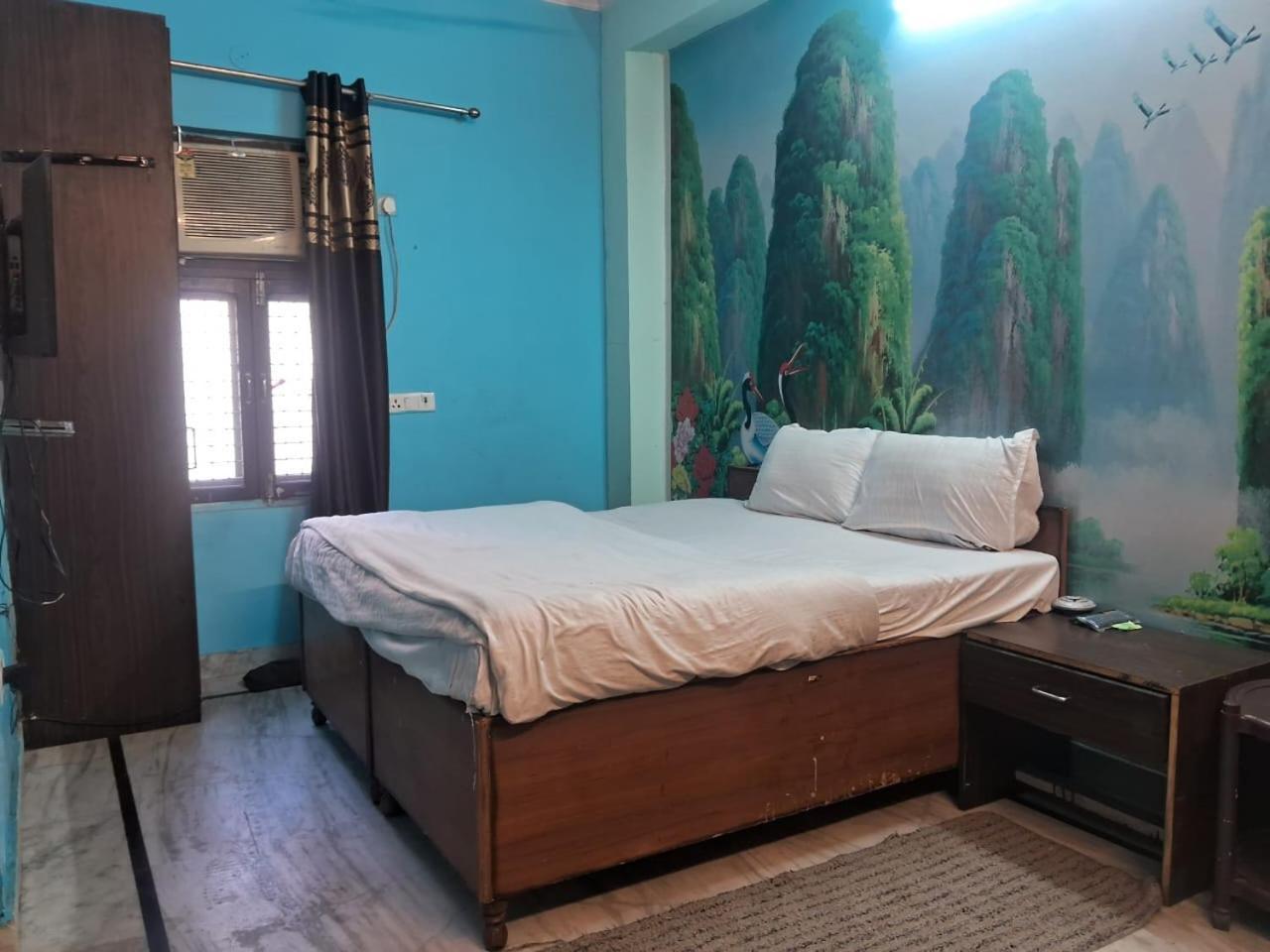 High - Near Laxmi Nagar Metro